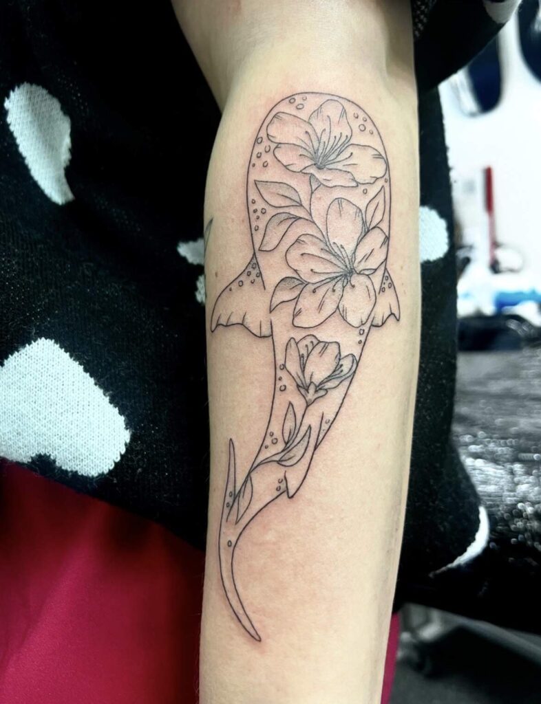 Fine Line Floral Tattoo by Claudia Fedorovici, Tattoo Artist Amsterdam