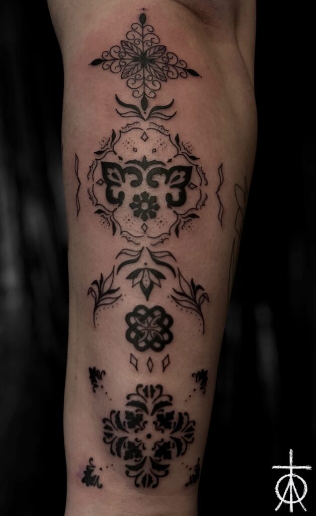 Blackwork Fine Ornamental Tattoo