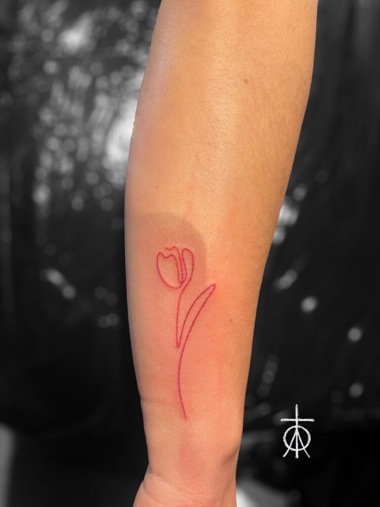 Fine Line Tattoo done by Claudia Fedorovici at The Best Tattoo Studio In Amsterdam, Tempest Tattoo Studio