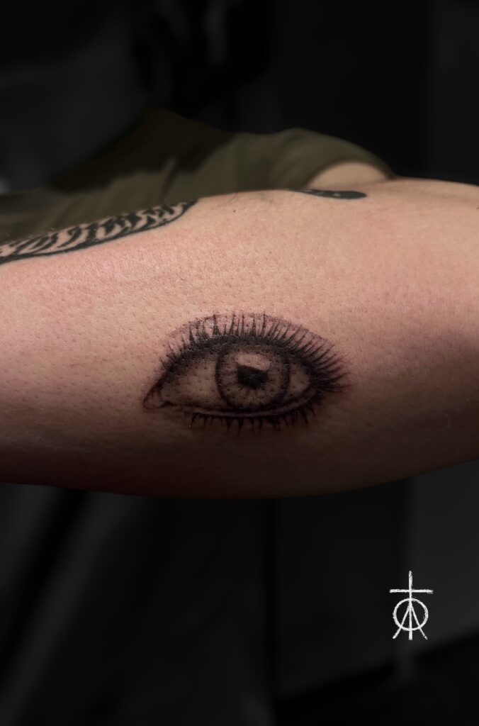 The Best Realistic Minimalistic Eye Tattoo by Claudia Fedorovici